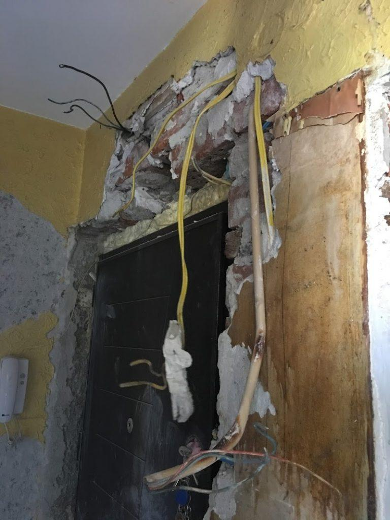 Instalații vechi sub tensiune